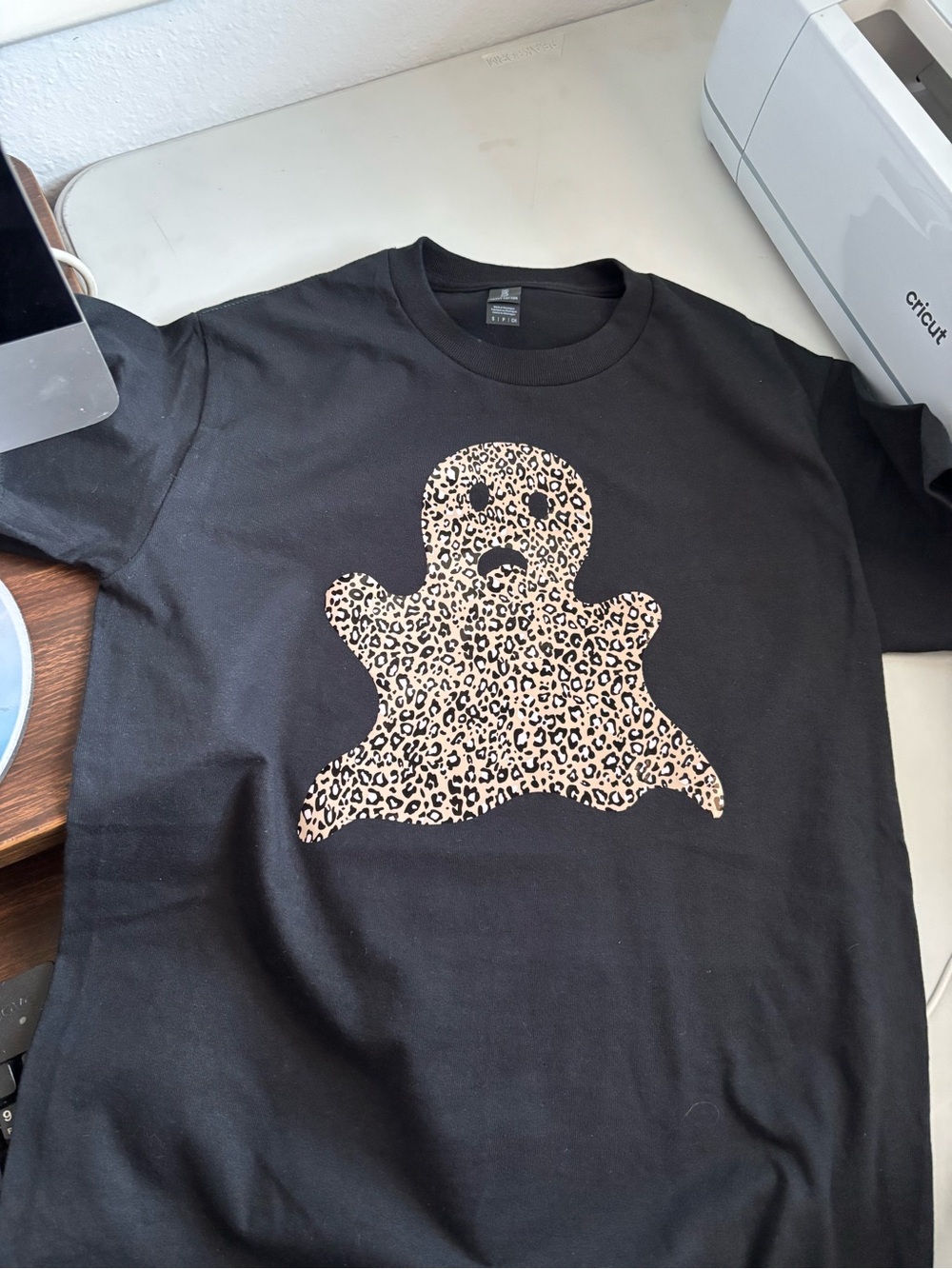 Black Tee with Leopard Ghost Graphic - %100 cotton -Unbranded